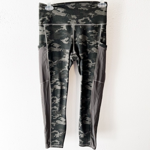 Fabletics Pants - Fabletics black gray Camo powerhold legging size small